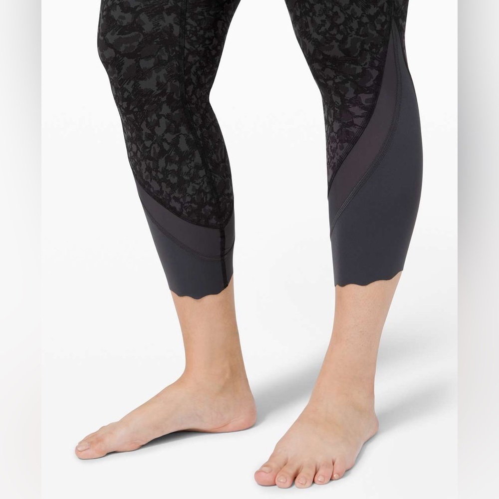 Lululemon Wunder Under High-Rise Crop 23" size 4 - Picture 4 of 10